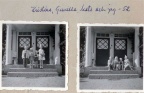 Flickor på Klockaregårdens trappa 1952