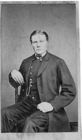Karl Johan Nikolaisson, Hällebo