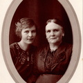 Mor och dotter från Skärlunda