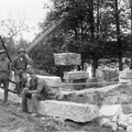 Tre män  pausar vid källarbygge Vägstorp Ulrika 1927.
